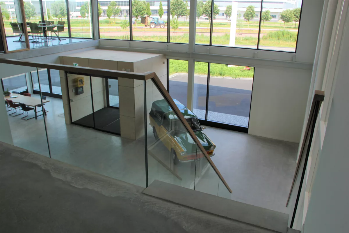 Glazen winkelinterieur &bull; Balink Glas - Waar we Moeilijk Makkelijk maken