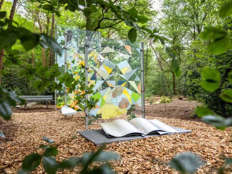 Balink Glas & Aluminium project - Kunstwerk in natuurlijke omgeving