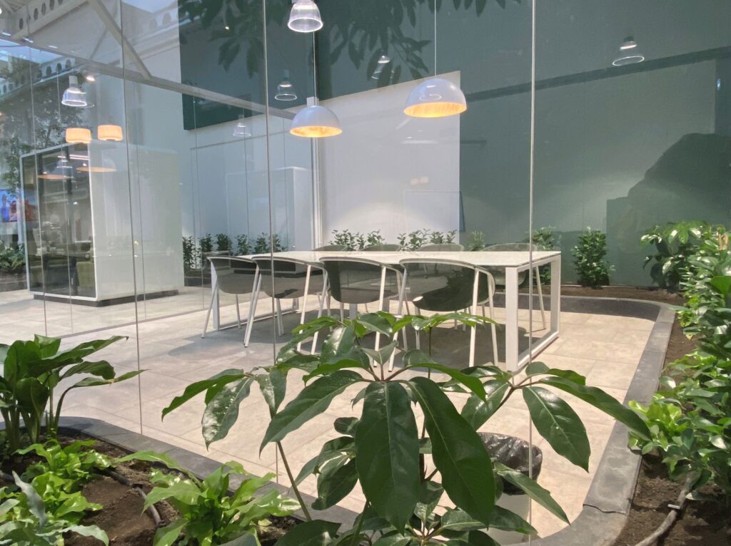 Vergaderkas close up