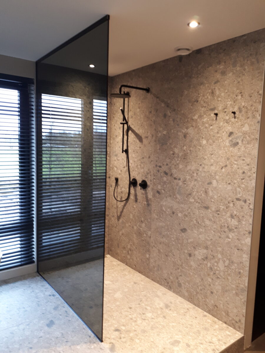 Glazen douchewand &bull; Balink Glas - Waar we Moeilijk Makkelijk maken