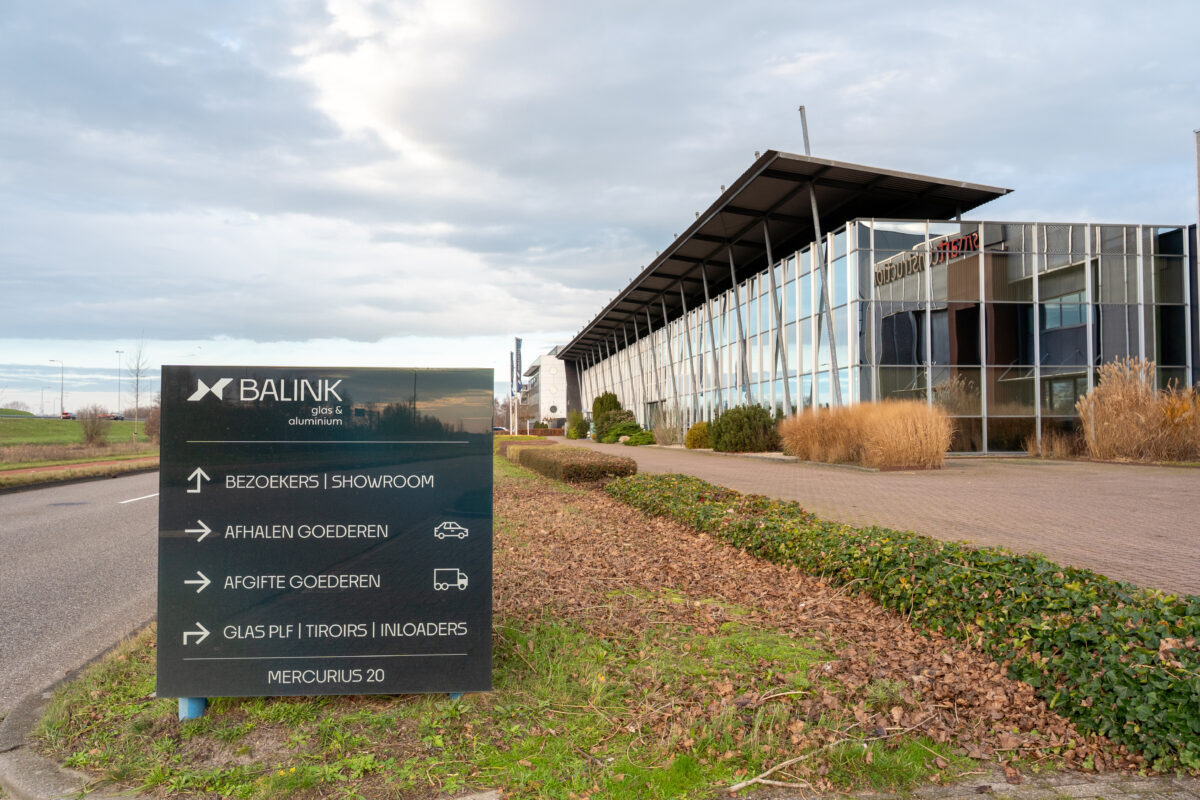 Kunstwerk in natuurlijke omgeving &bull; Balink Glas - Waar we Moeilijk Makkelijk maken