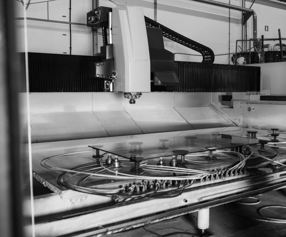 Glas Frezen en Boren &bull; Balink Glas - Waar we Moeilijk Makkelijk maken